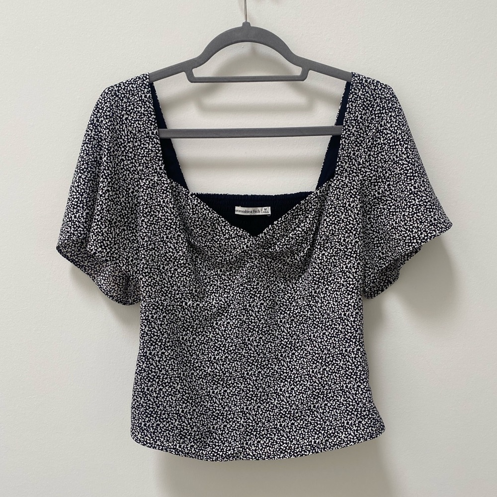 Abercrombie & Fitch Twist Front Flutter Sleeve Top
